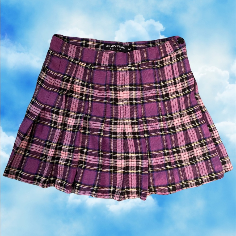 Xin Yizu Wears Jeans Pleated Skort